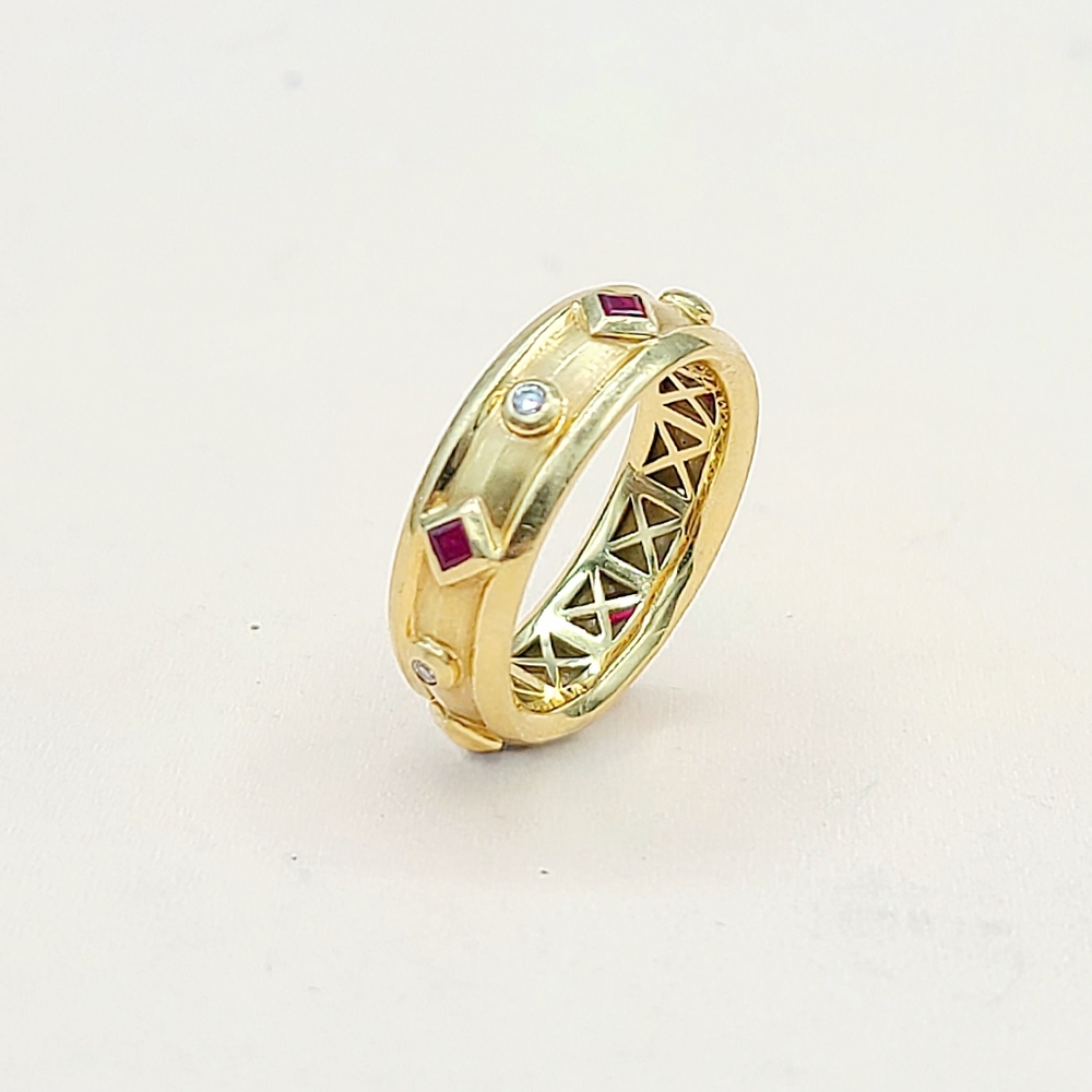 David Yurman Modern Renaissance Band Ring in 18k Gold With Rubies and Diamonds - Picture 4 of 10